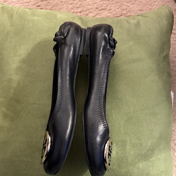 Tory Burch Black Leather Flats with Silver Emblem - Picture 4 of 9